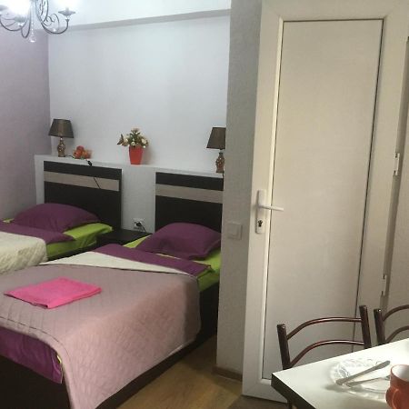 Guest House Madonna Tbilisi Exterior photo