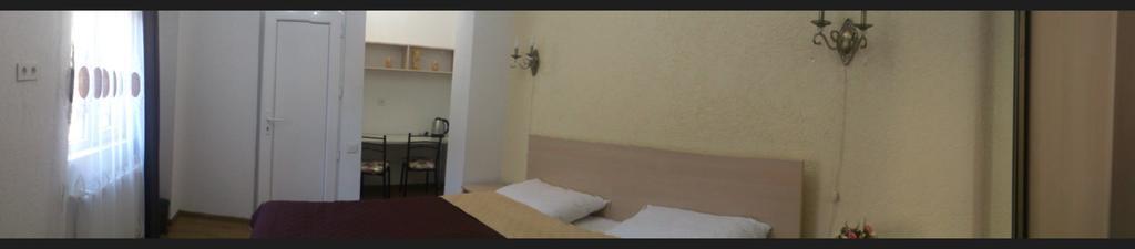 Guest House Madonna Tbilisi Exterior photo