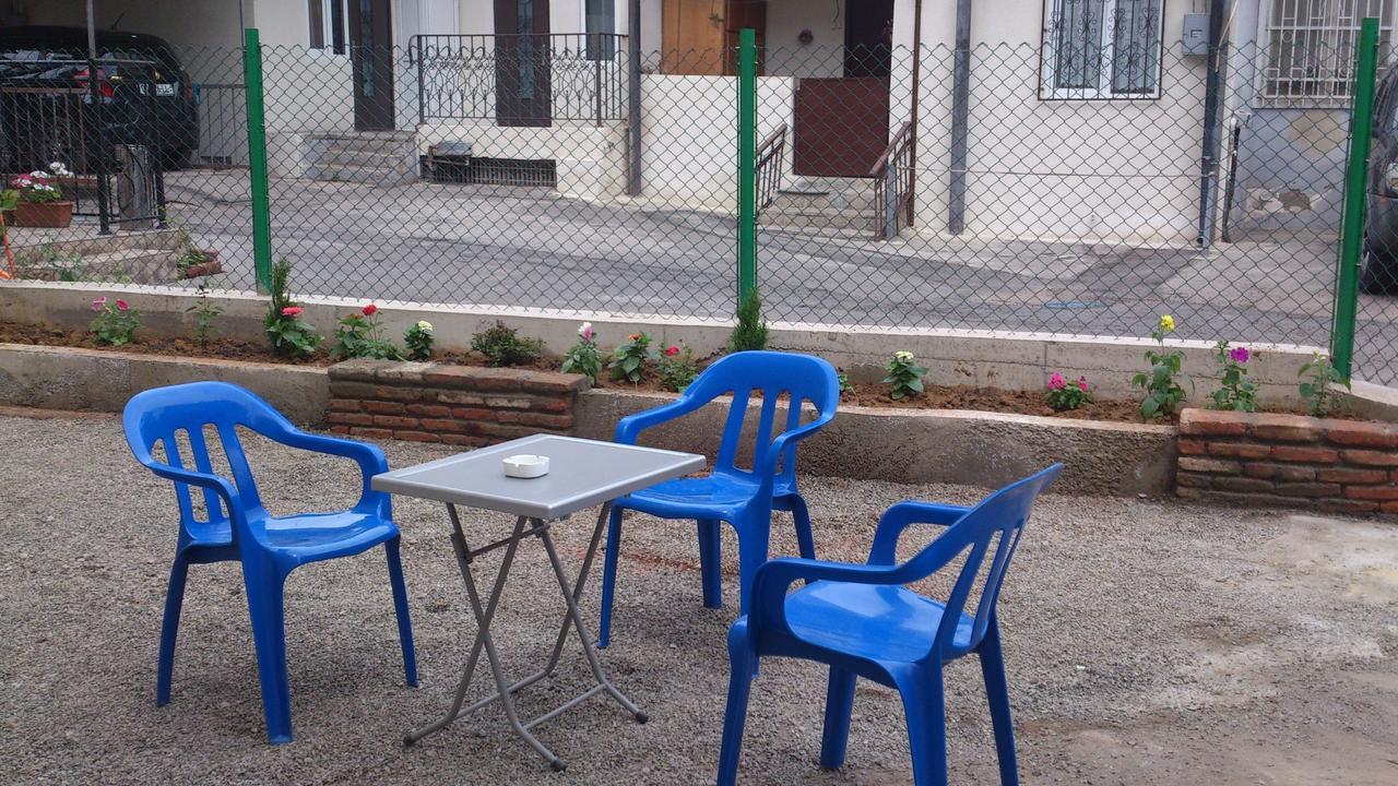 Guest House Madonna Tbilisi Exterior photo