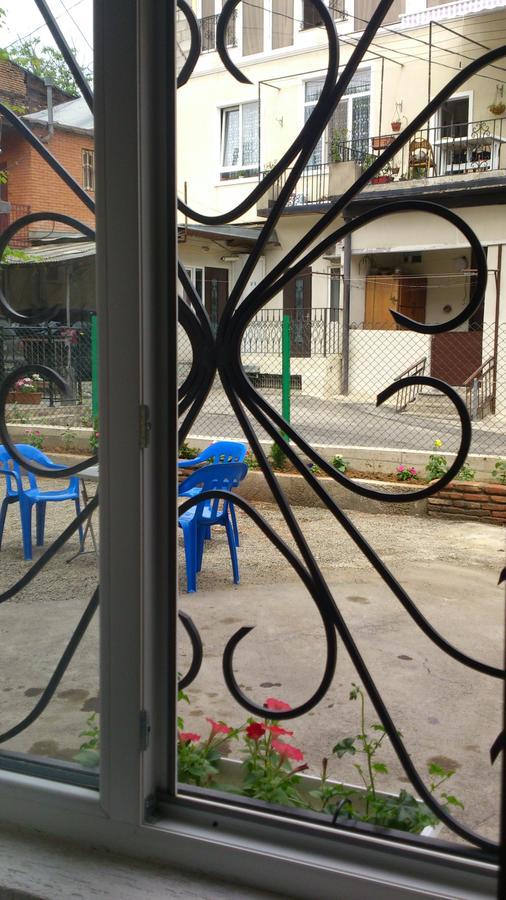 Guest House Madonna Tbilisi Exterior photo