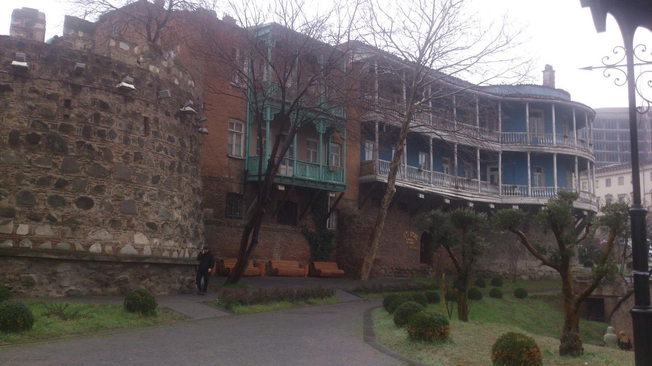 Guest House Madonna Tbilisi Exterior photo