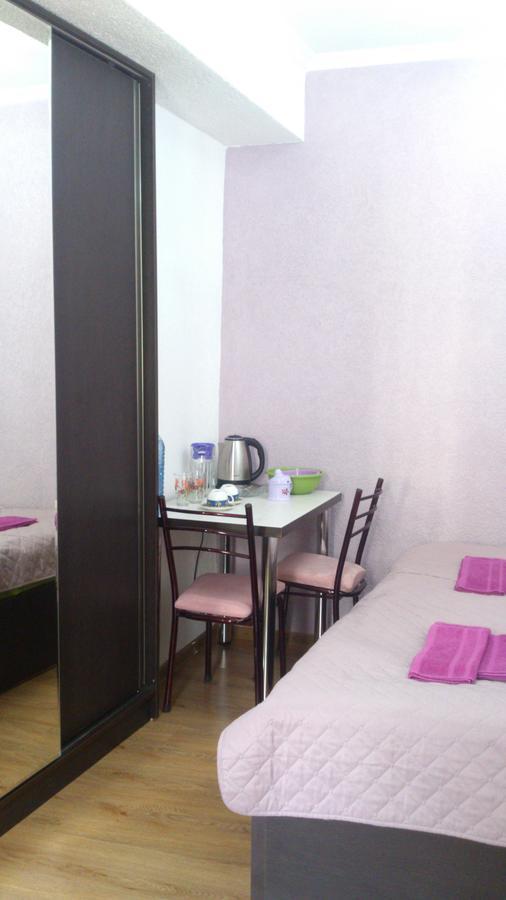 Guest House Madonna Tbilisi Exterior photo